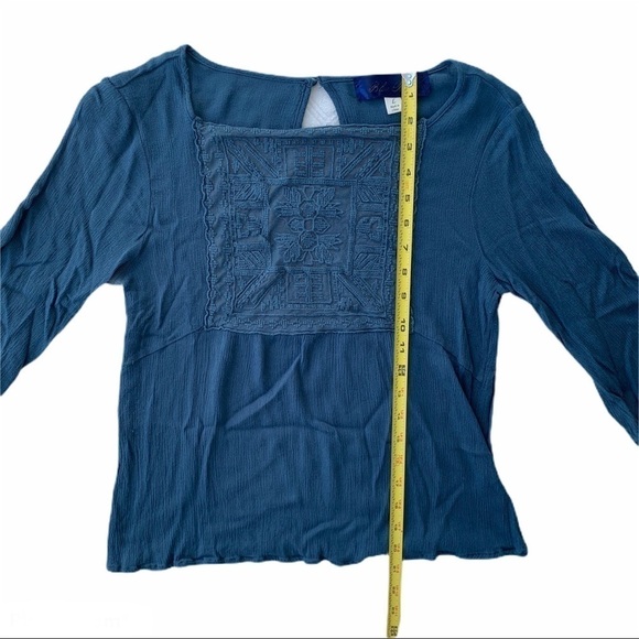 Francesca’s Shirt - Picture 13 of 14